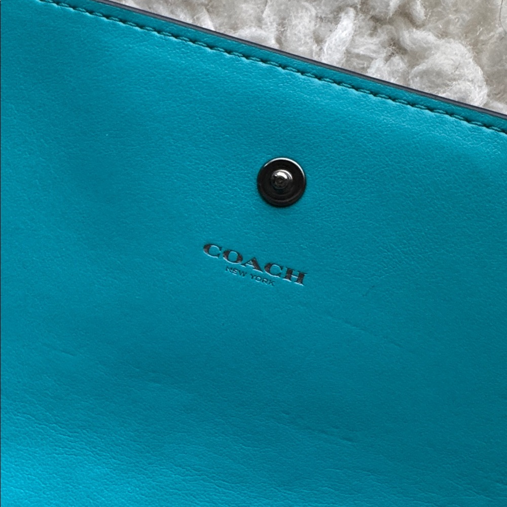 Coach Swagger Wallet - Picture 6 of 6
